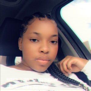 Meet your Posher, Nialija